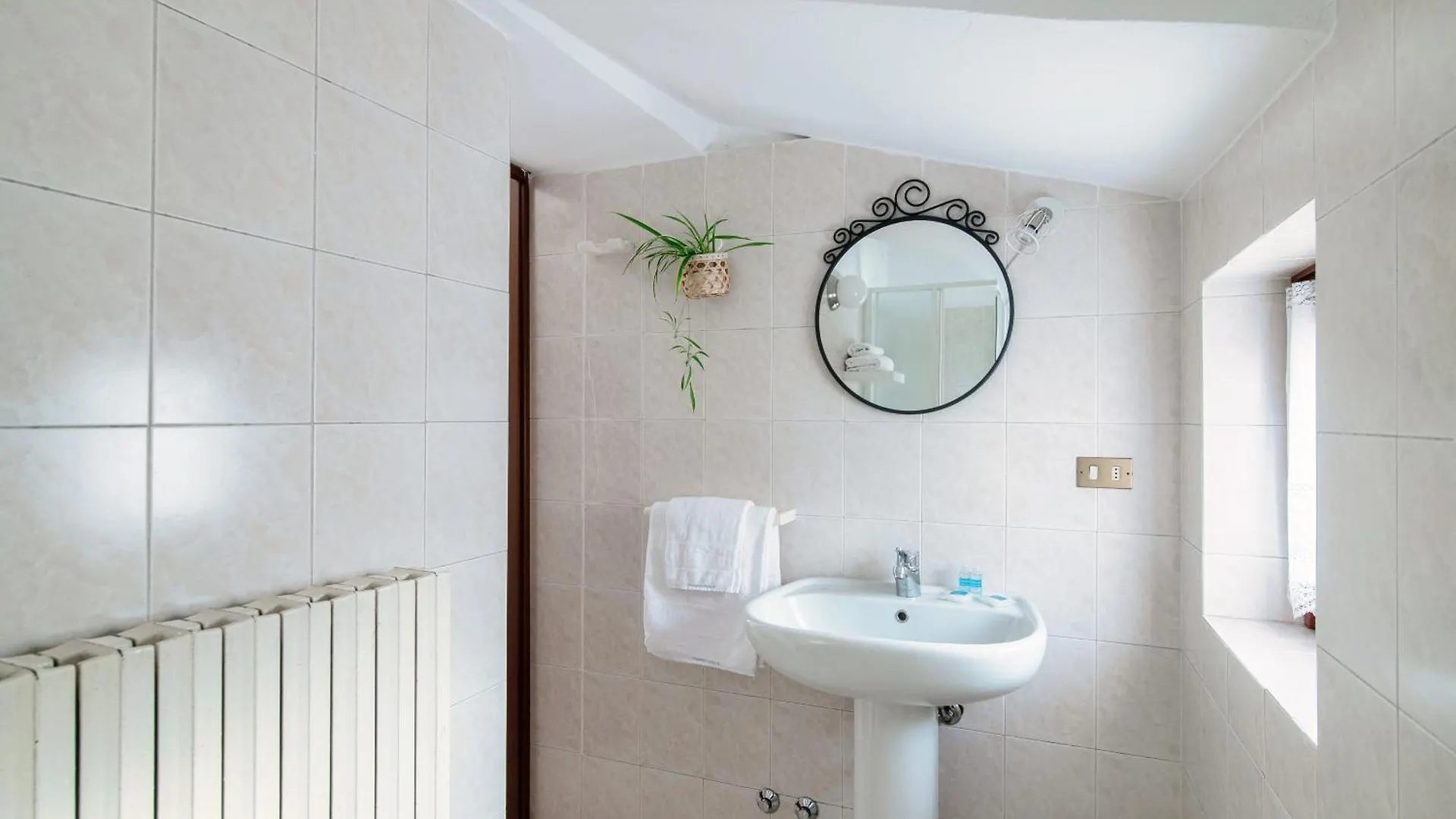 Apartment Piazza Roma By Quokka 360 - Inside The Historic Walls Of Como City 0*,