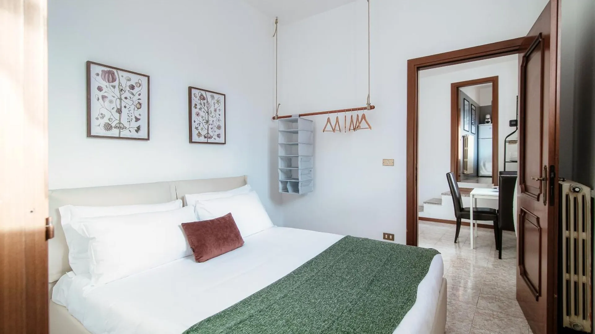 Apartment Piazza Roma By Quokka 360 - Inside The Historic Walls Of Como City